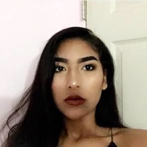 Meet your Posher, Ayla